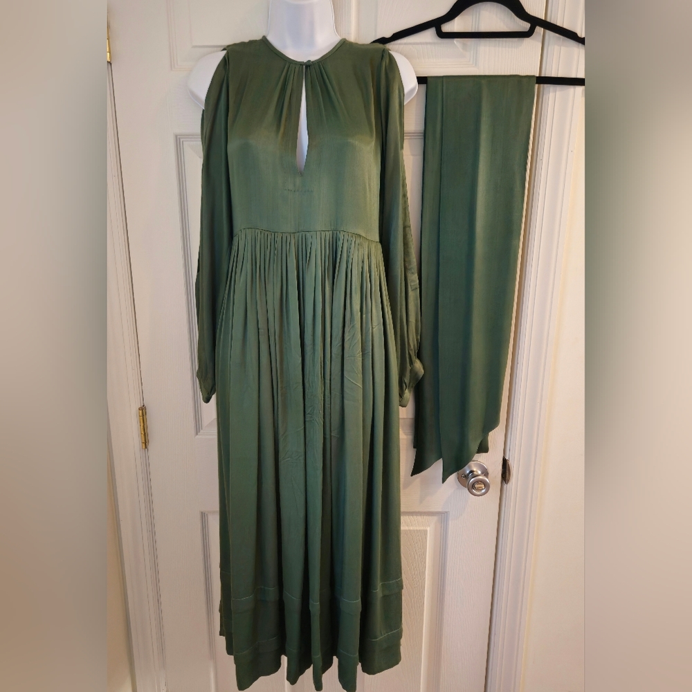 ⭐️ Seema Kahai designer dress with sash XS